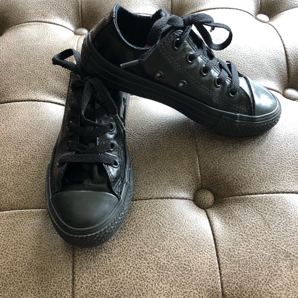 Boys converse chucks! - Picture 2 of 3